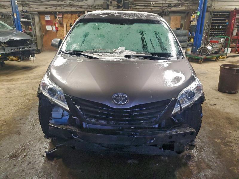 2016 Toyota Sienna le