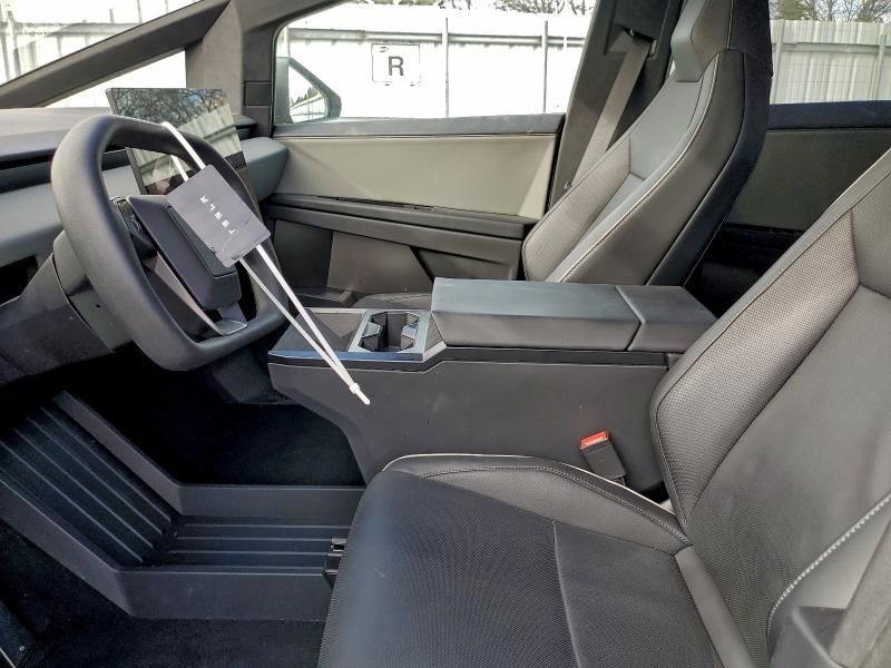 2025 Tesla Cybertruck