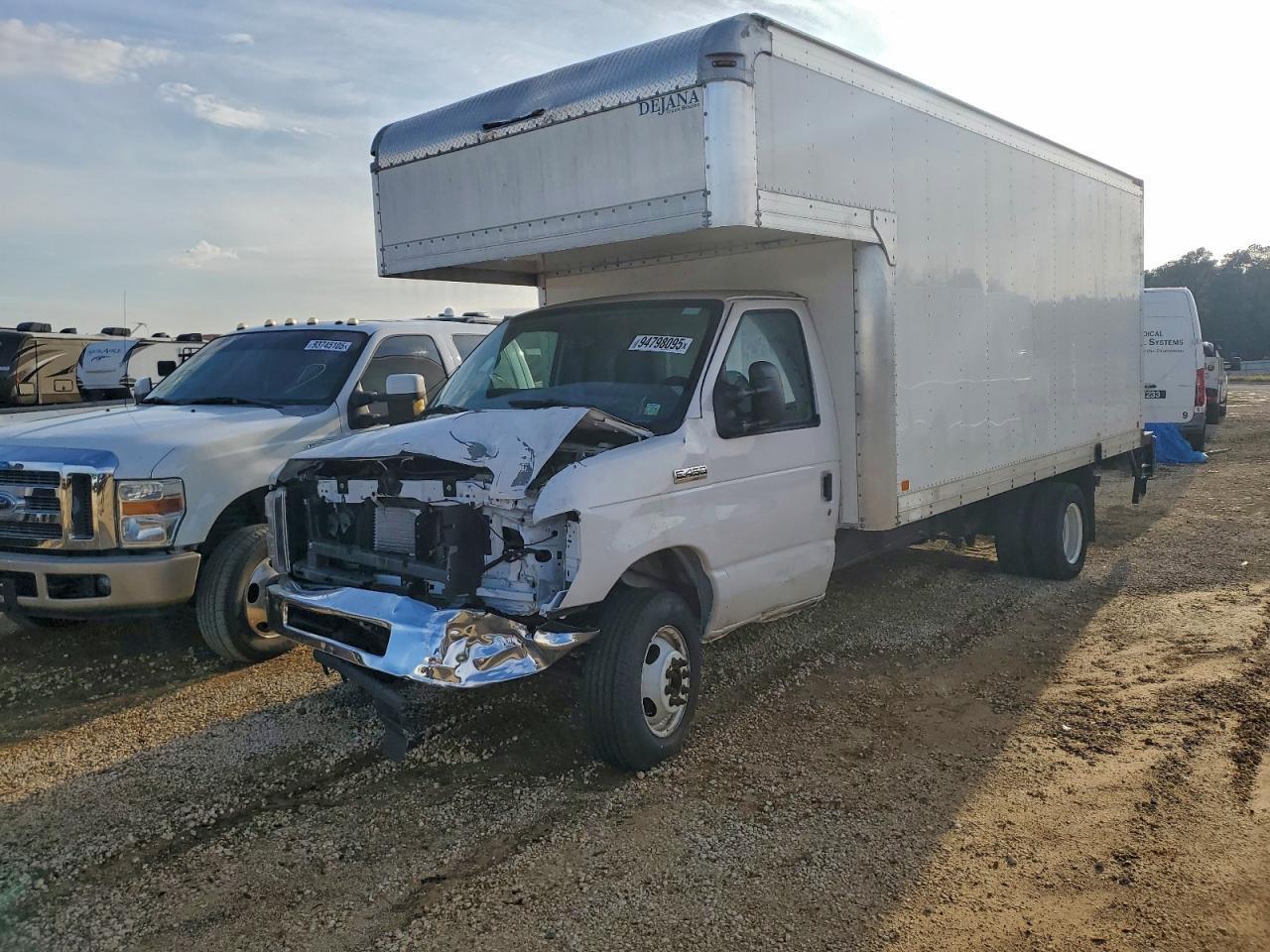 2022 Ford E450 BOX Truck
