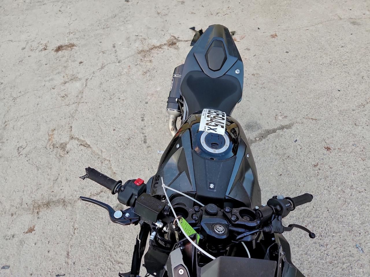 2025 Suzuki GSX800 F