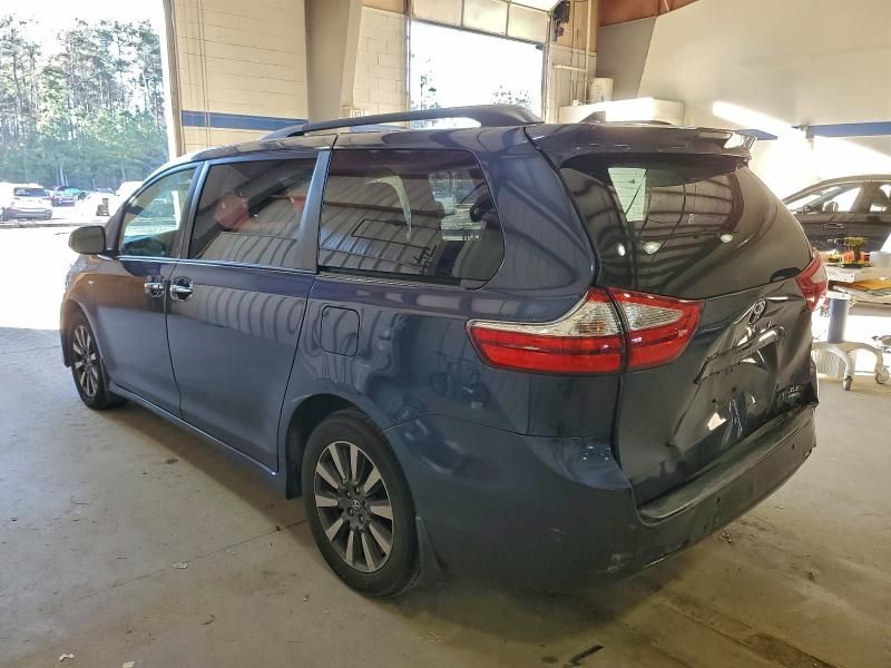 2018 Toyota Sienna xle