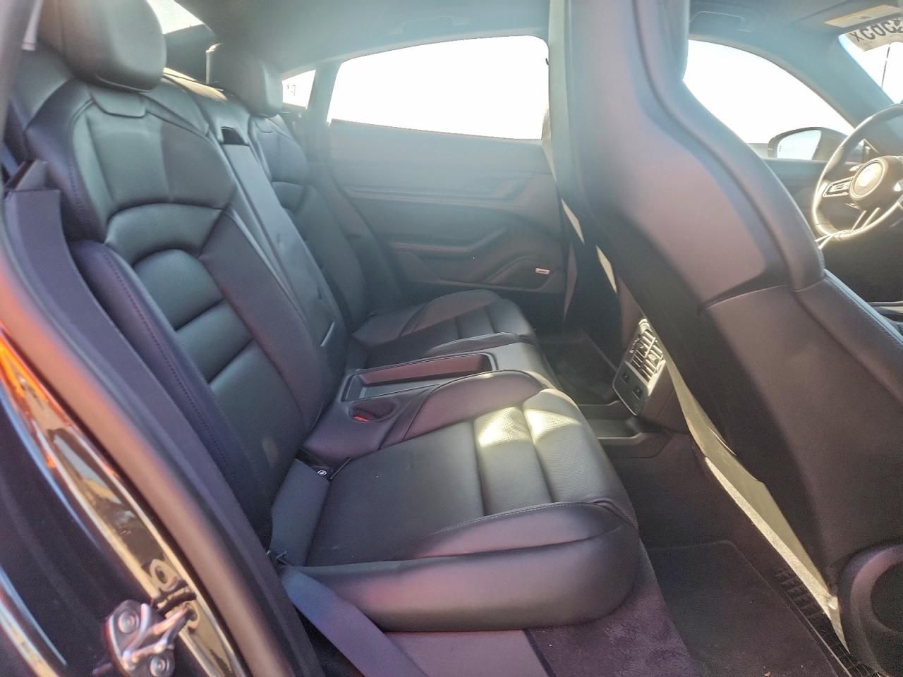 2020 Porsche Taycan Turbo