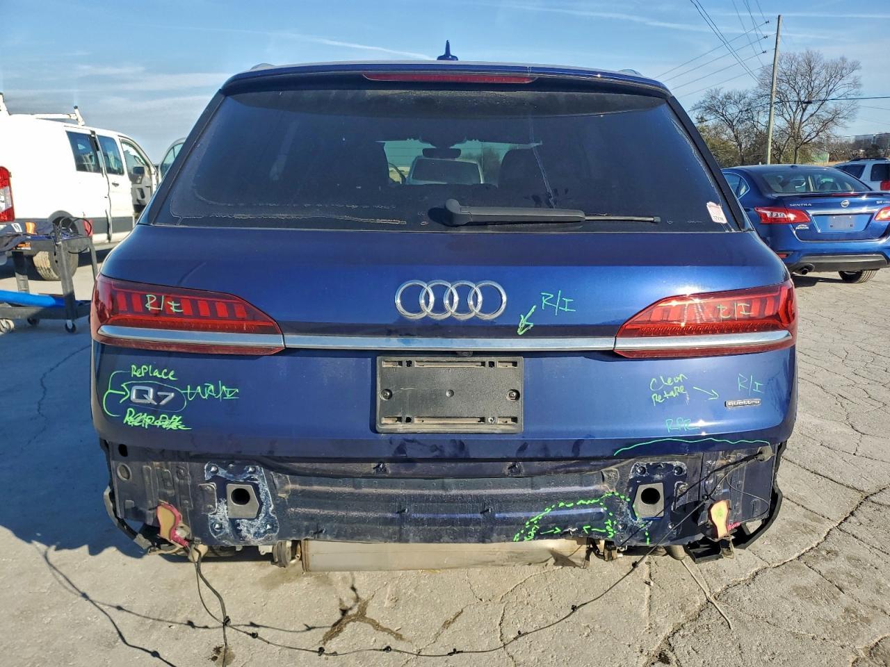 2021 Audi Q7 Premium Plus