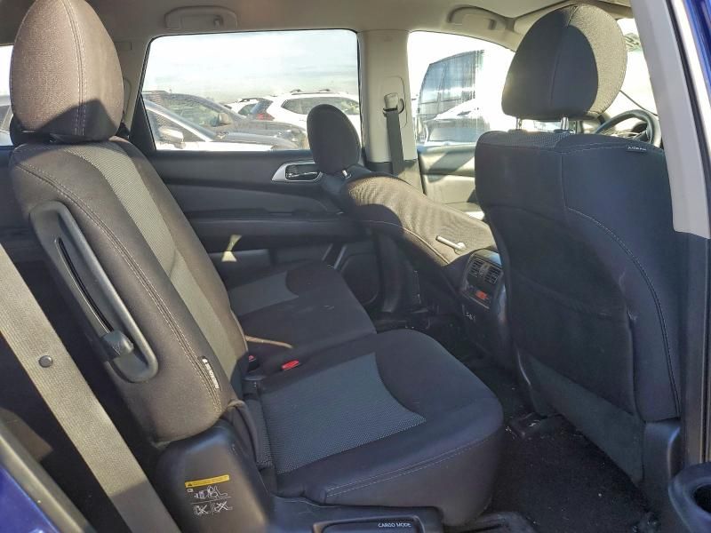 2019 Nissan Pathfinder s