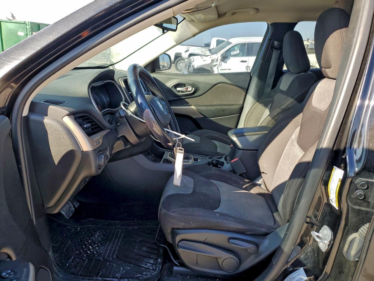 2017 Jeep Cherokee Sport