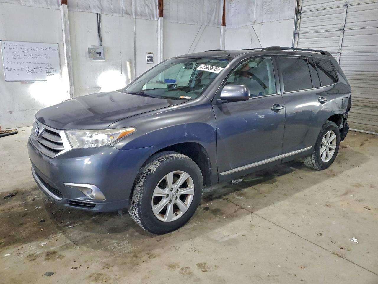 2013 Toyota Highlander Base