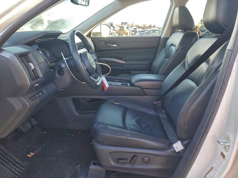 2023 Nissan Pathfinder sl