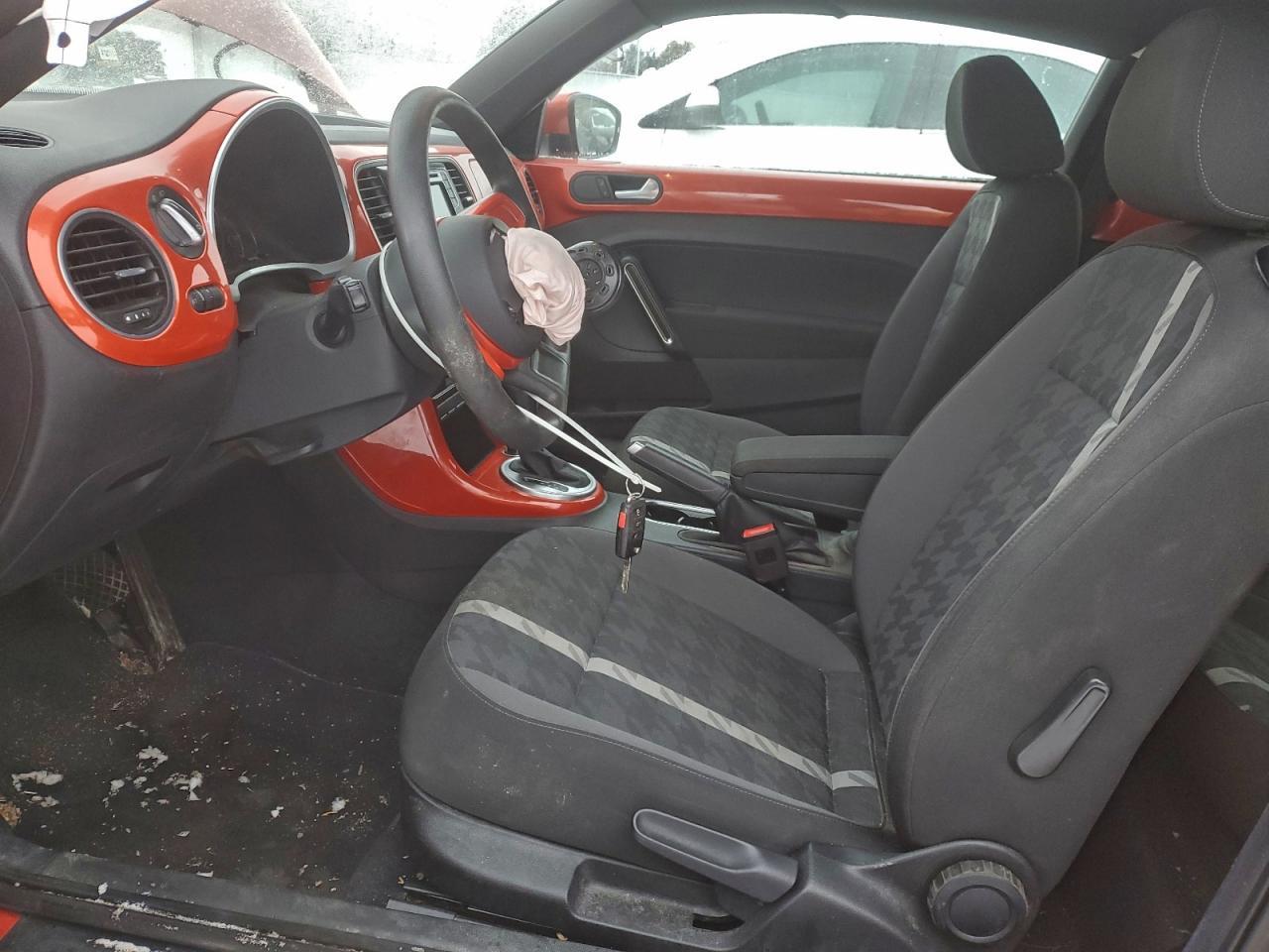 2018 Volkswagen Beetle se