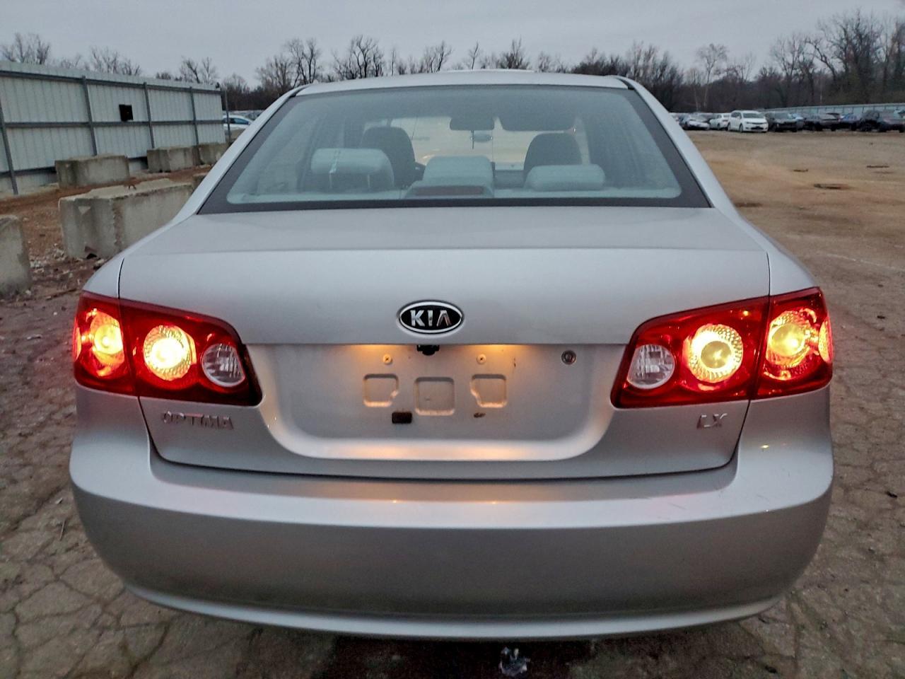 2008 KIA Optima lx