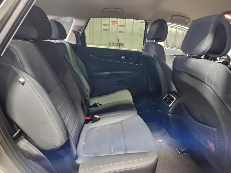 2016 KIA Sorento lx