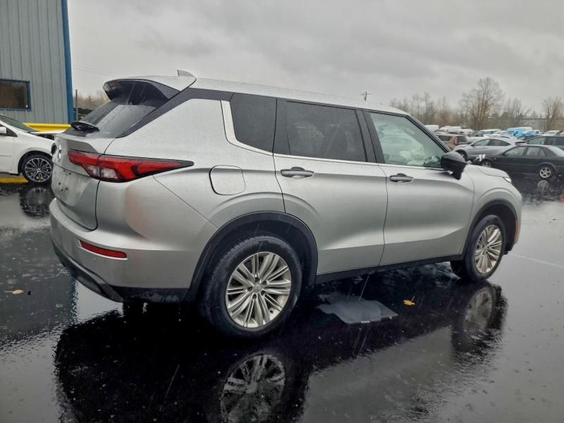 2024 Mitsubishi Outlander es