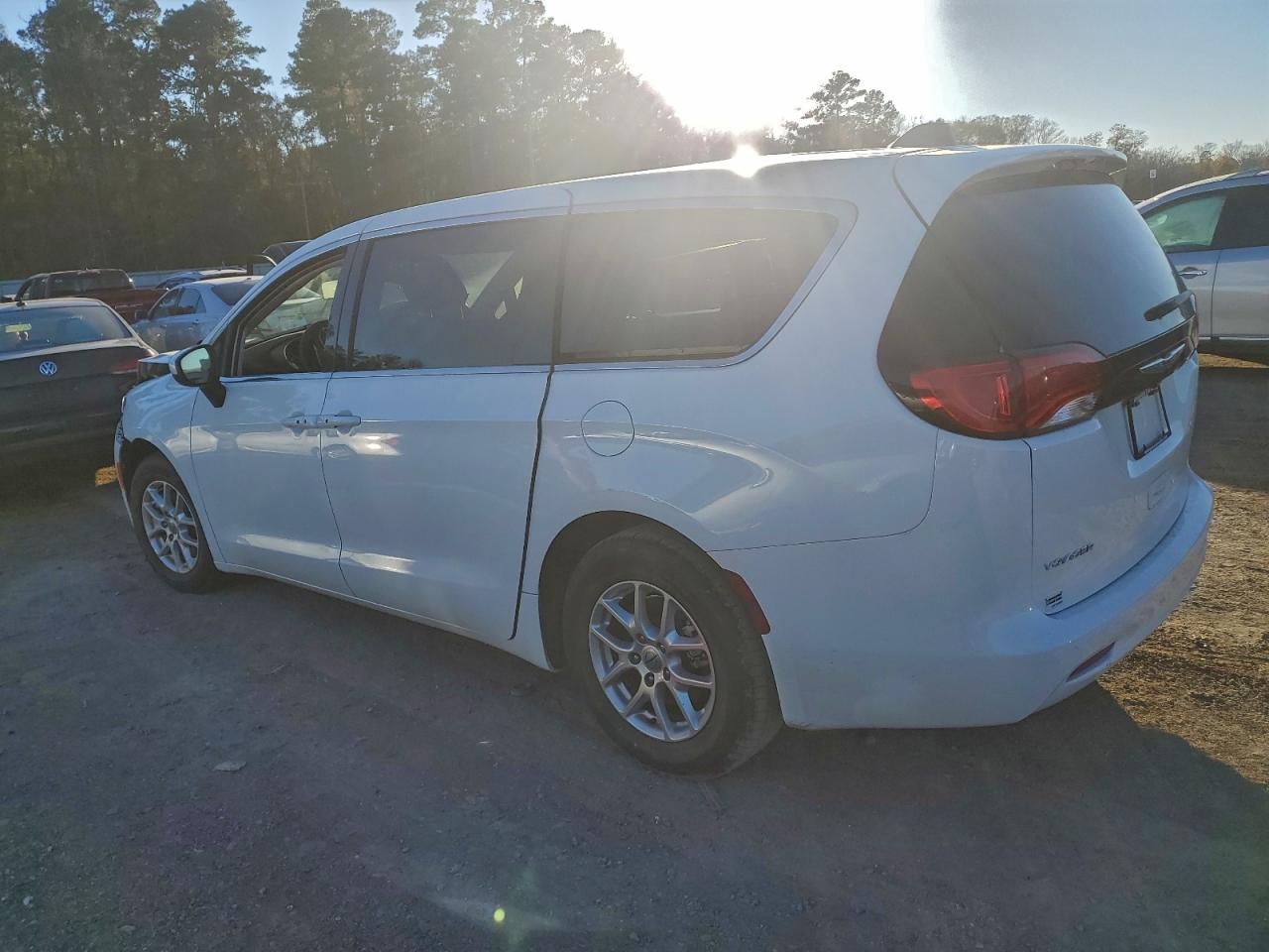 2022 Chrysler Voyager lx