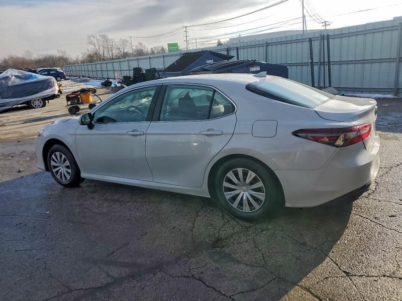 2022 Toyota Camry le