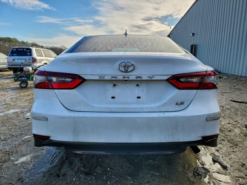 2022 Toyota Camry le