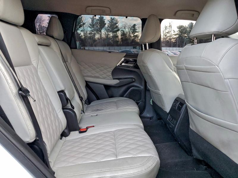 2023 Mitsubishi Outlander sel