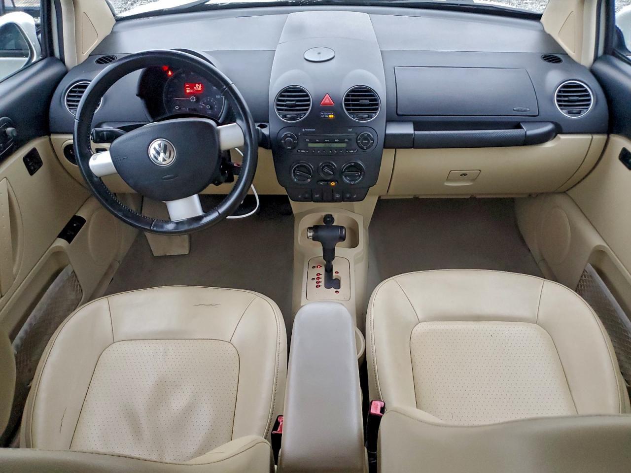 2010 Volkswagen New Beetle