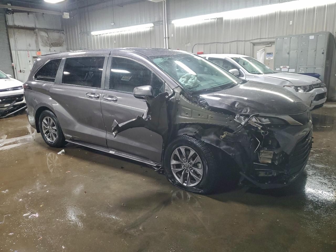2023 Toyota Sienna xle