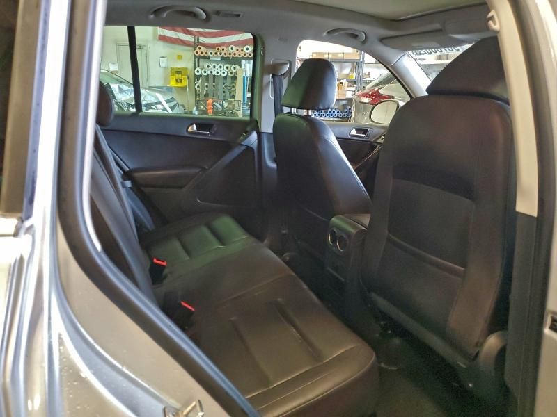 2015 Volkswagen Tiguan s