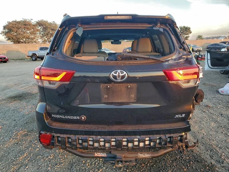 2019 Toyota Highlander se