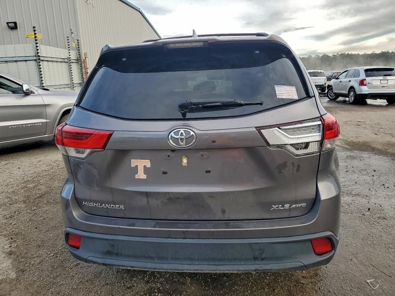 2019 Toyota Highlander se