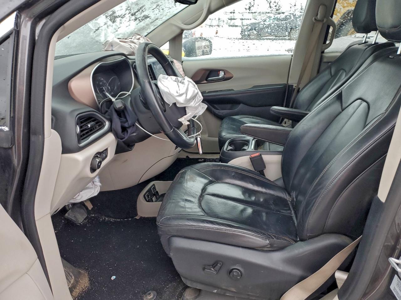 2017 Chrysler Pacifica Touring l
