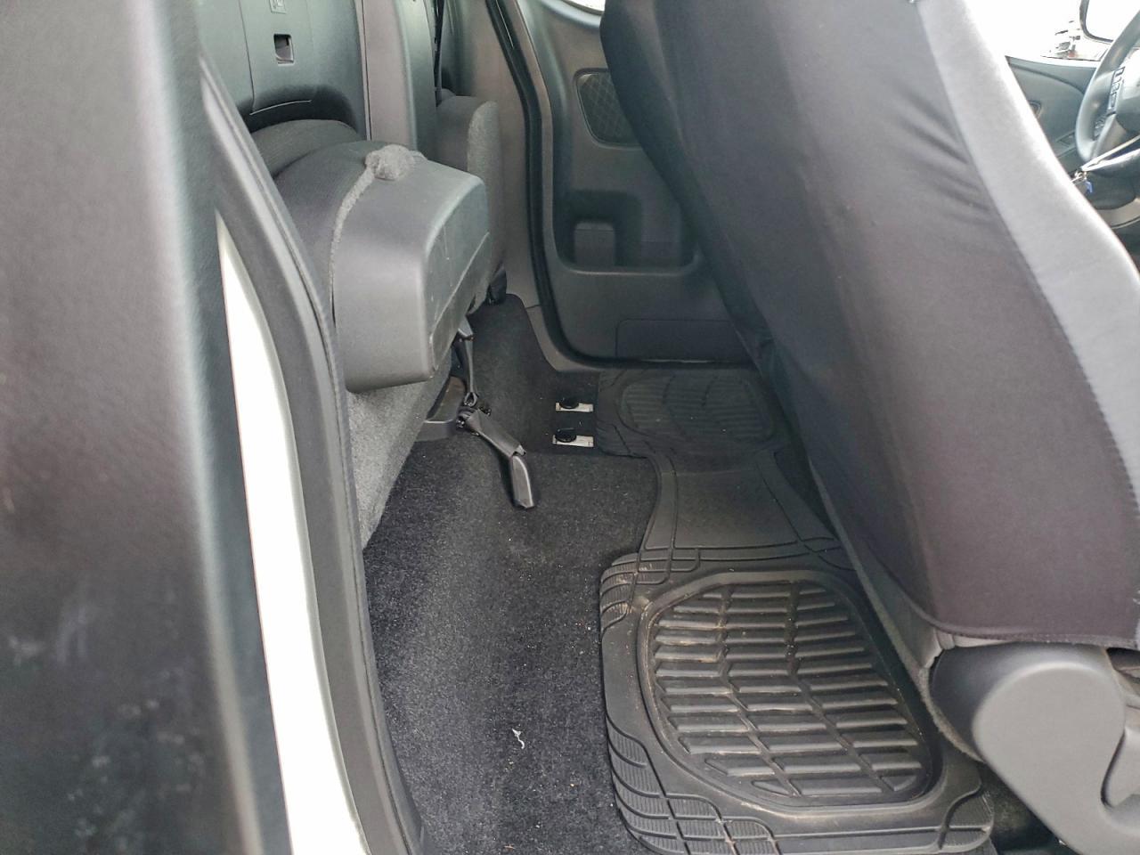 2025 Nissan Frontier s