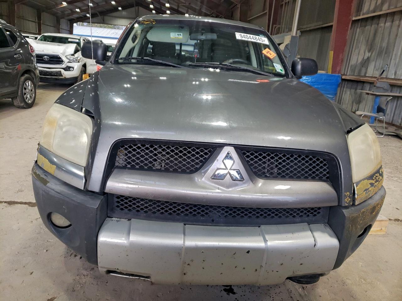 2006 Mitsubishi Raider Durocross