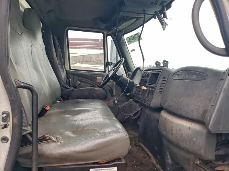 2004 International 7400 Refuse Truck