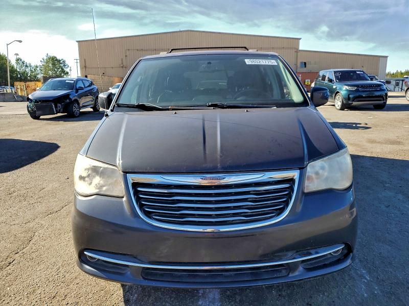 2013 Chrysler Town & Country Touring