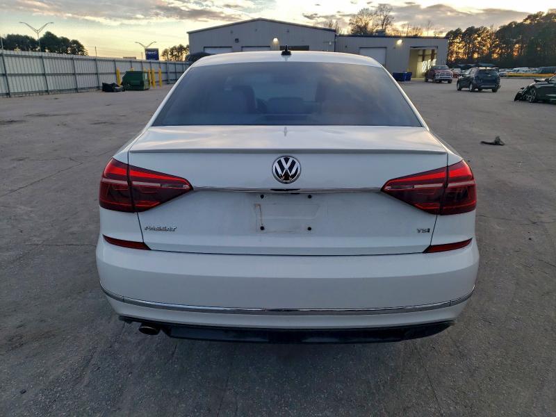 2017 Volkswagen Passat R-line