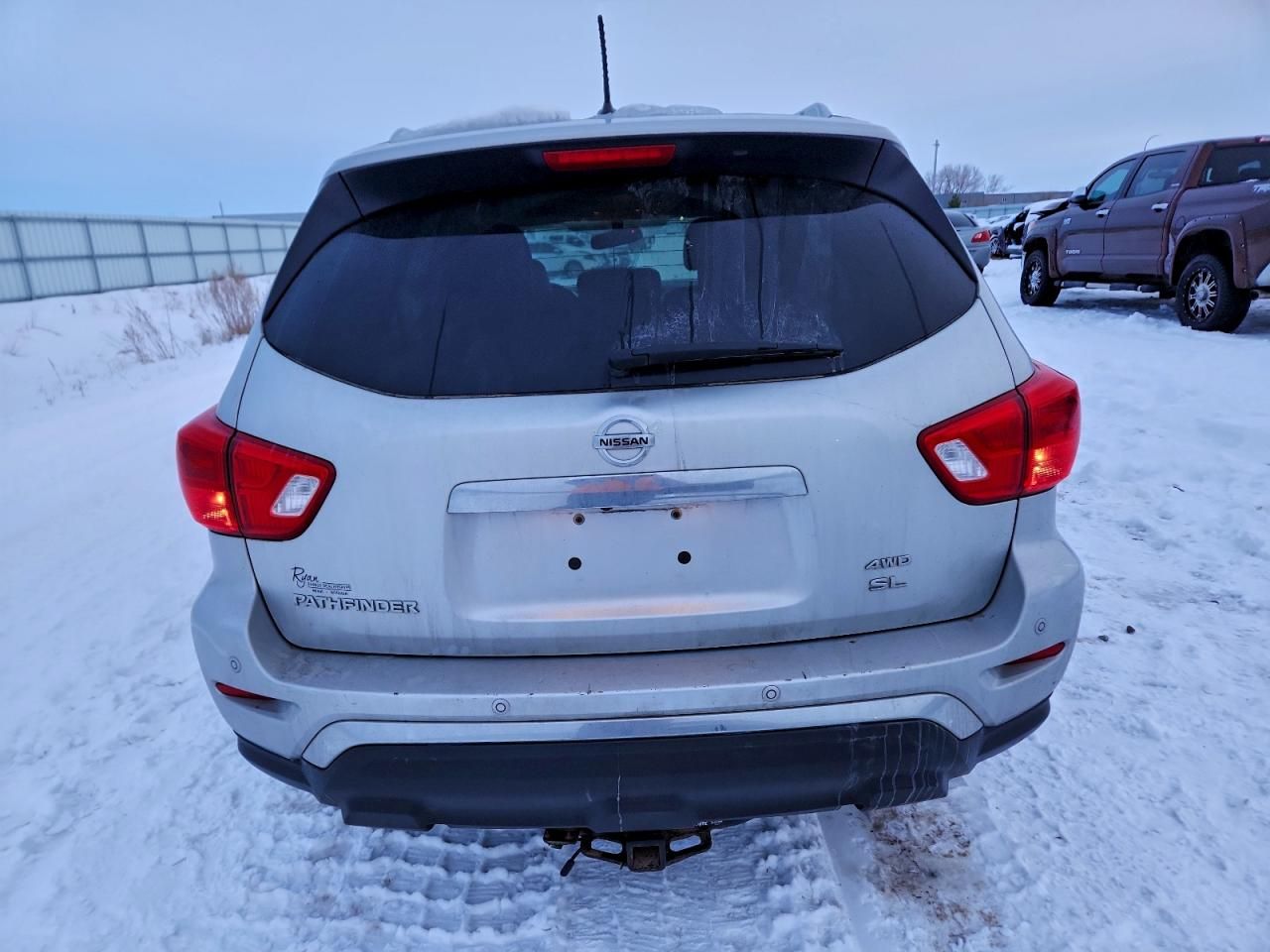 2017 Nissan Pathfinder s