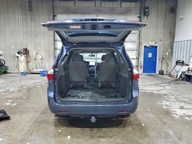2016 Toyota Sienna xle