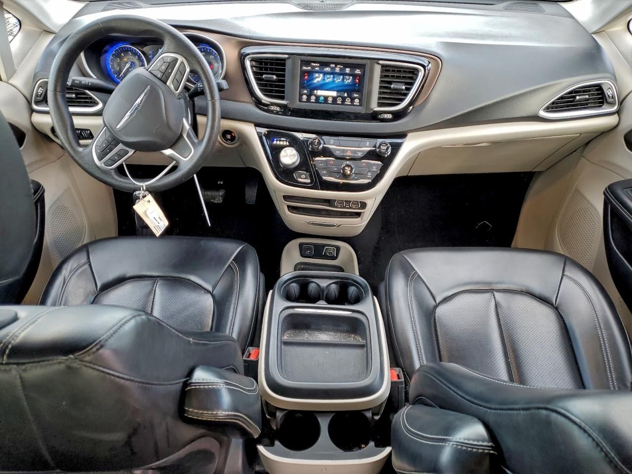 2021 Chrysler Voyager lxi