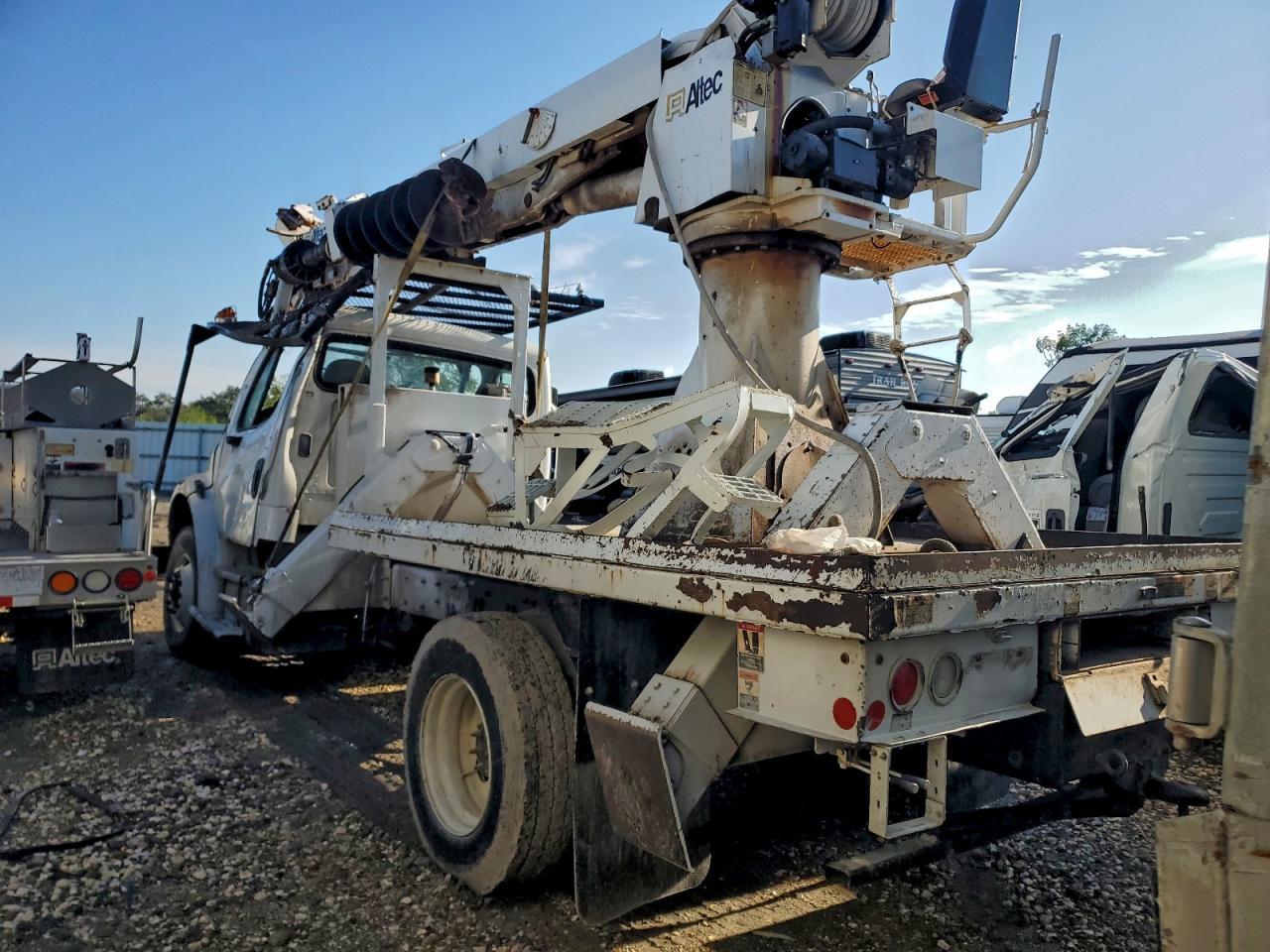 2019 Freigliner 2019 Freightliner Business Class M2 Digger Derrick
