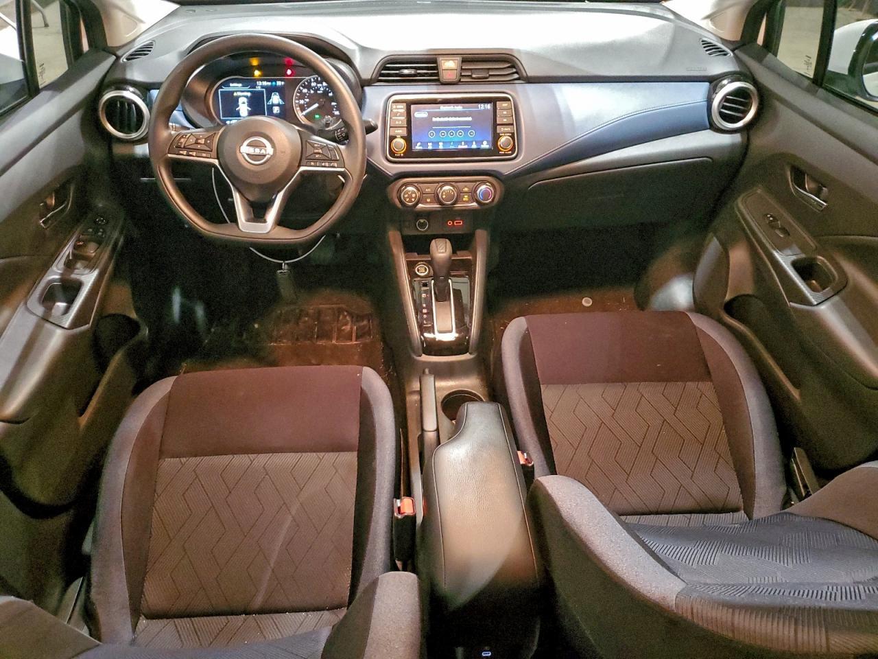 2025 Nissan Versa sv
