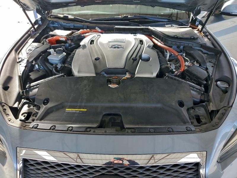 2016 Infiniti Q50 Hybrid