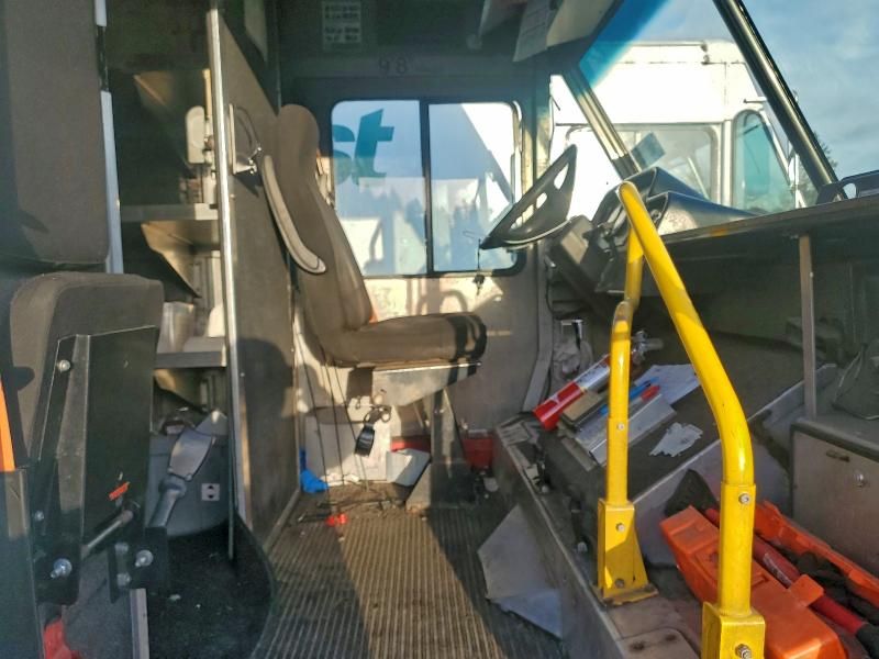 2007 Freightliner Mt45g Delivery Truck