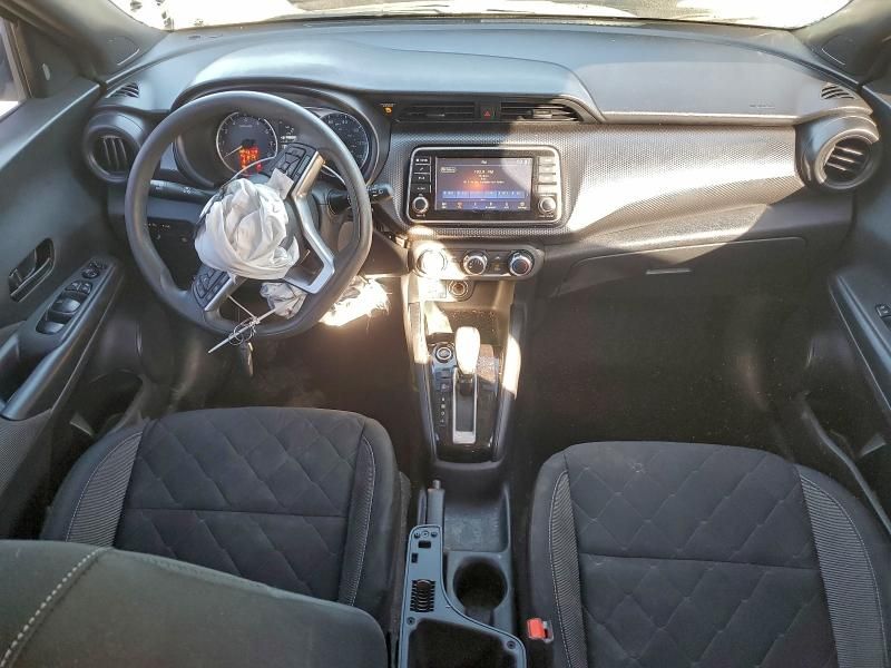 2020 Nissan Kicks s