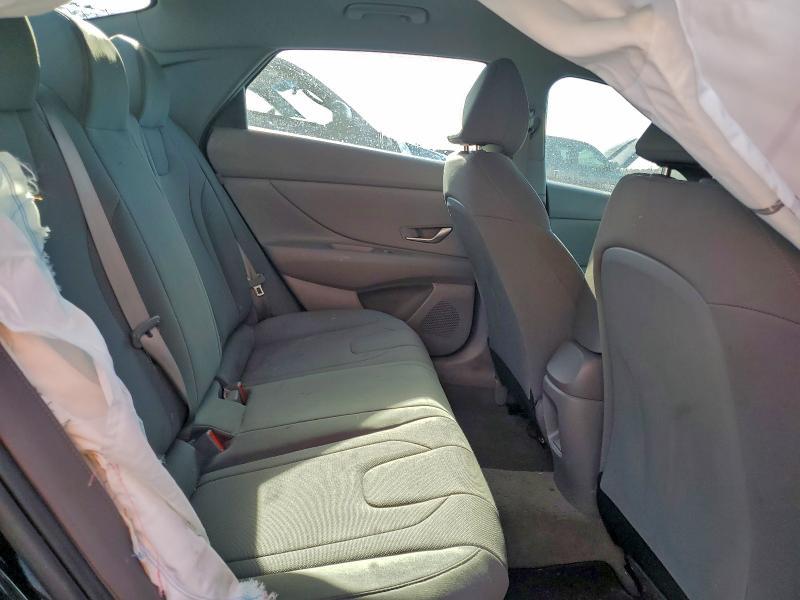 2025 Hyundai Elantra se