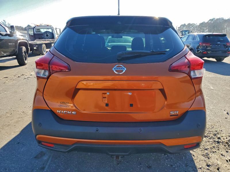 2020 Nissan Kicks sr