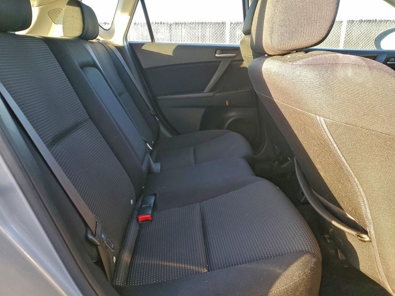 2013 Mazda 3 I