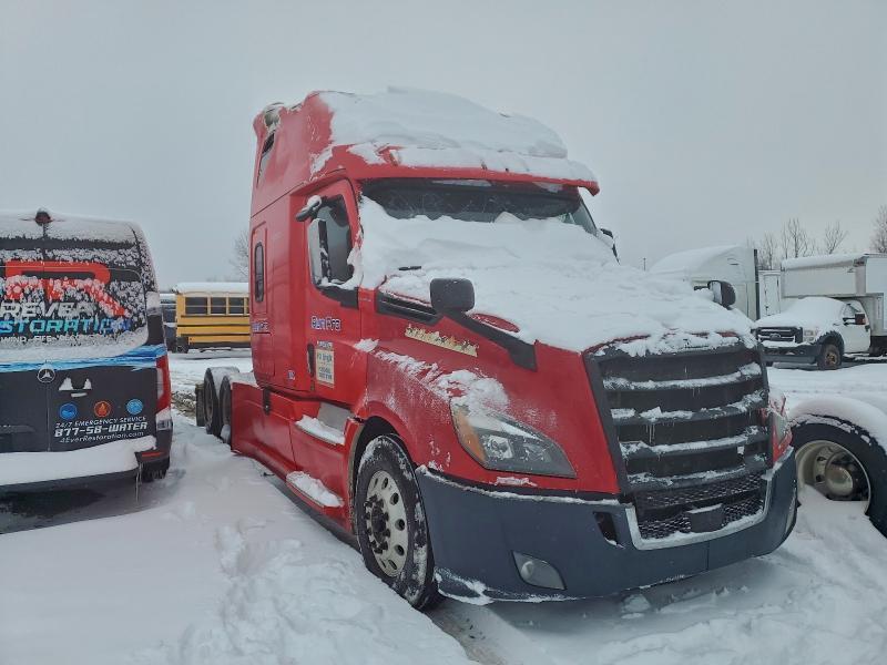 2019 Freightliner Cascadia 126 Semi Truck
