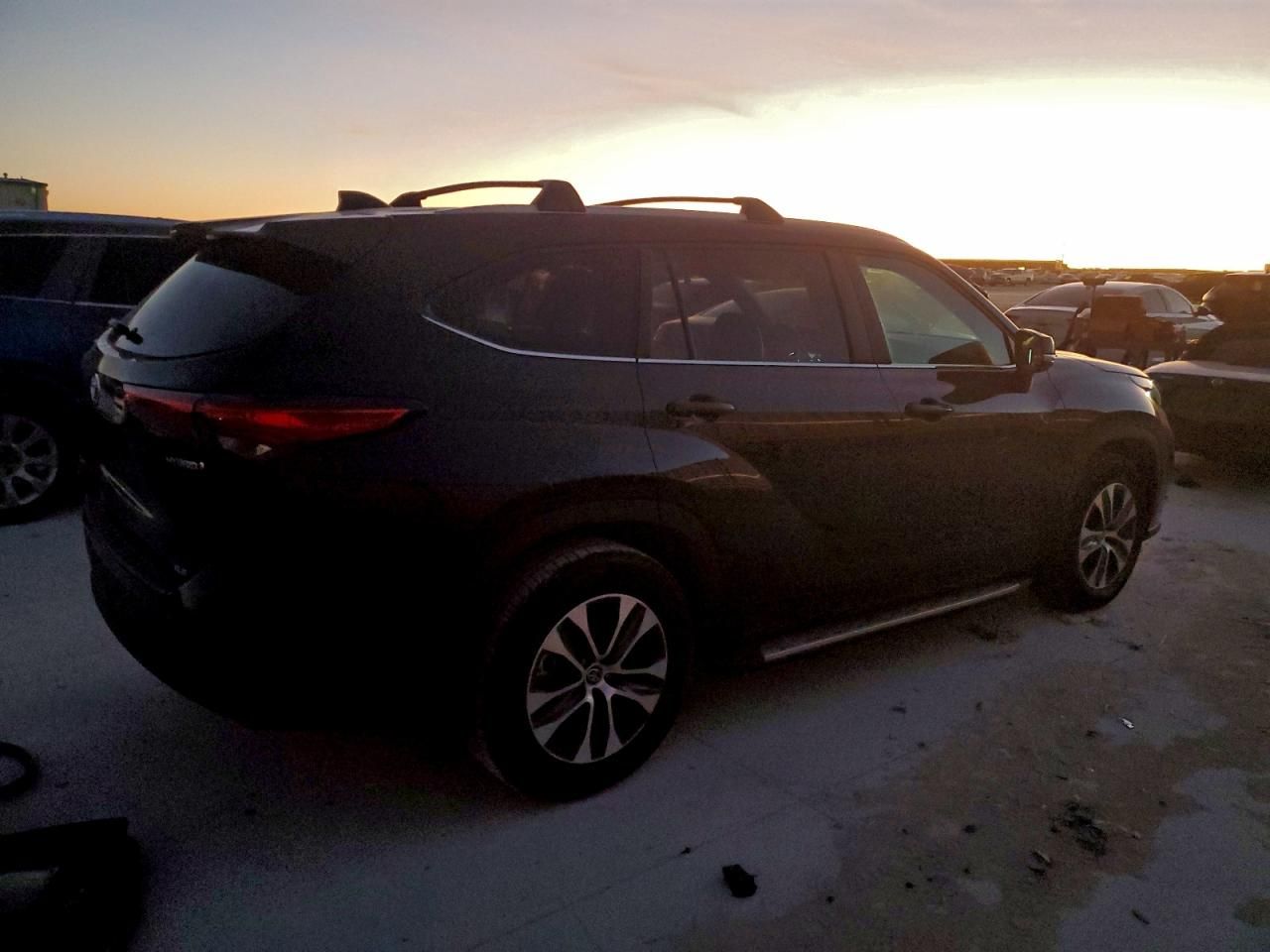 2023 Toyota Highlander Hybrid xle