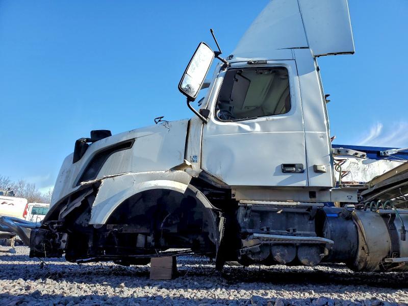 2017 Volvo Vnl Semi Truck