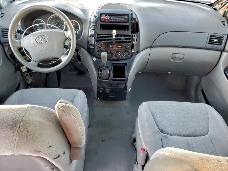 2004 Toyota Sienna ce