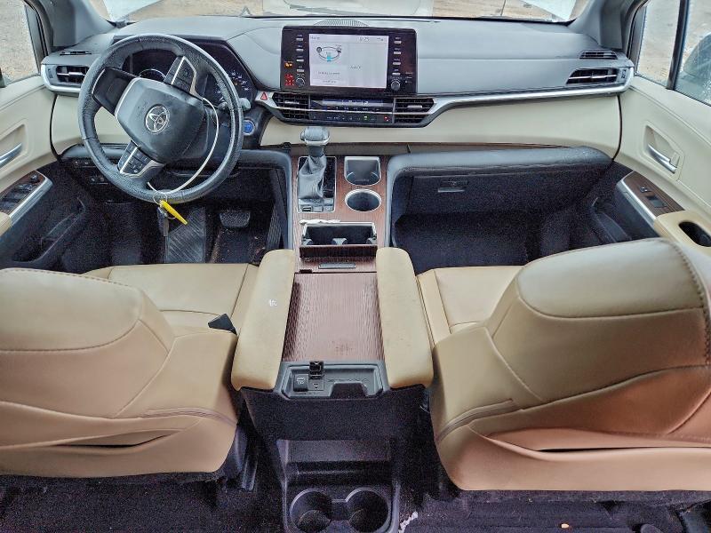 2022 Toyota Sienna xle