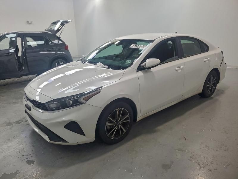 2024 KIA Forte lx