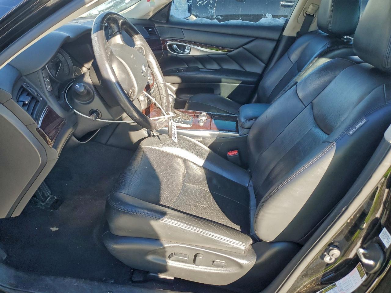 2015 Infiniti Q70 3.7