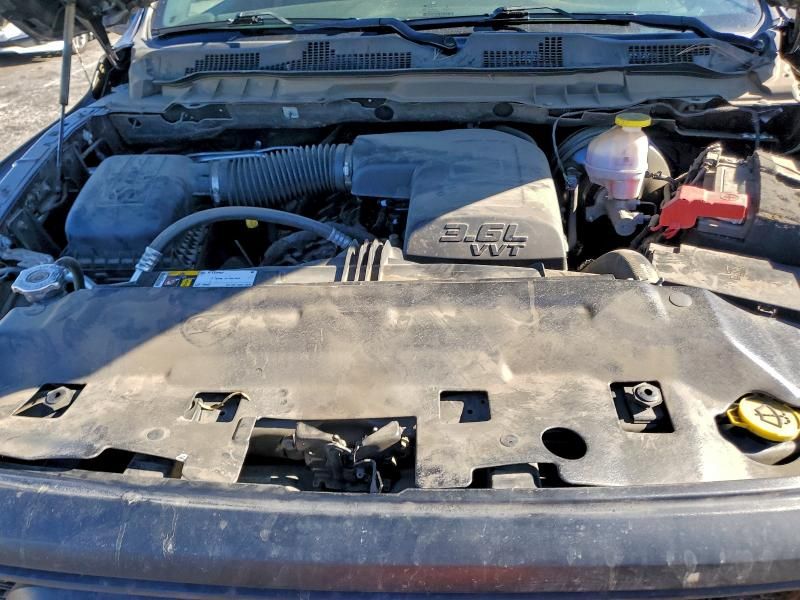 2022 Dodge Ram 1500 Classic slt