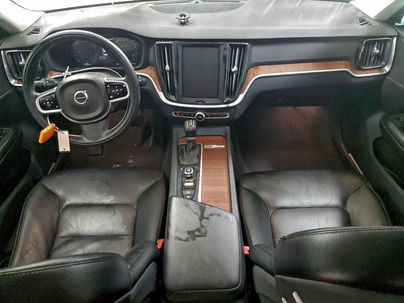 2021 Volvo S60 T6 Momentum